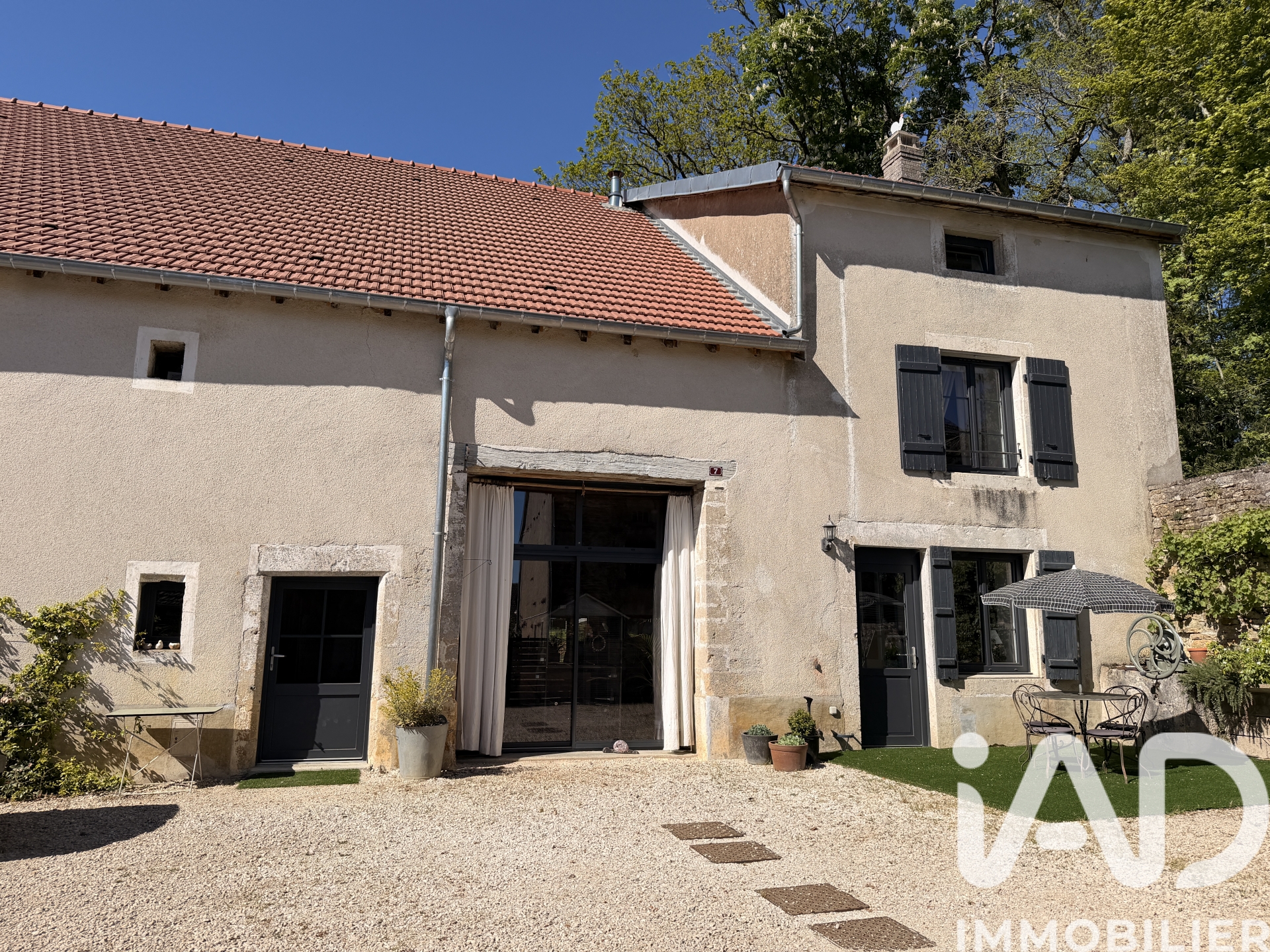 Maison de 251 m² à Saint-Broingt-les-Fosses (52190)