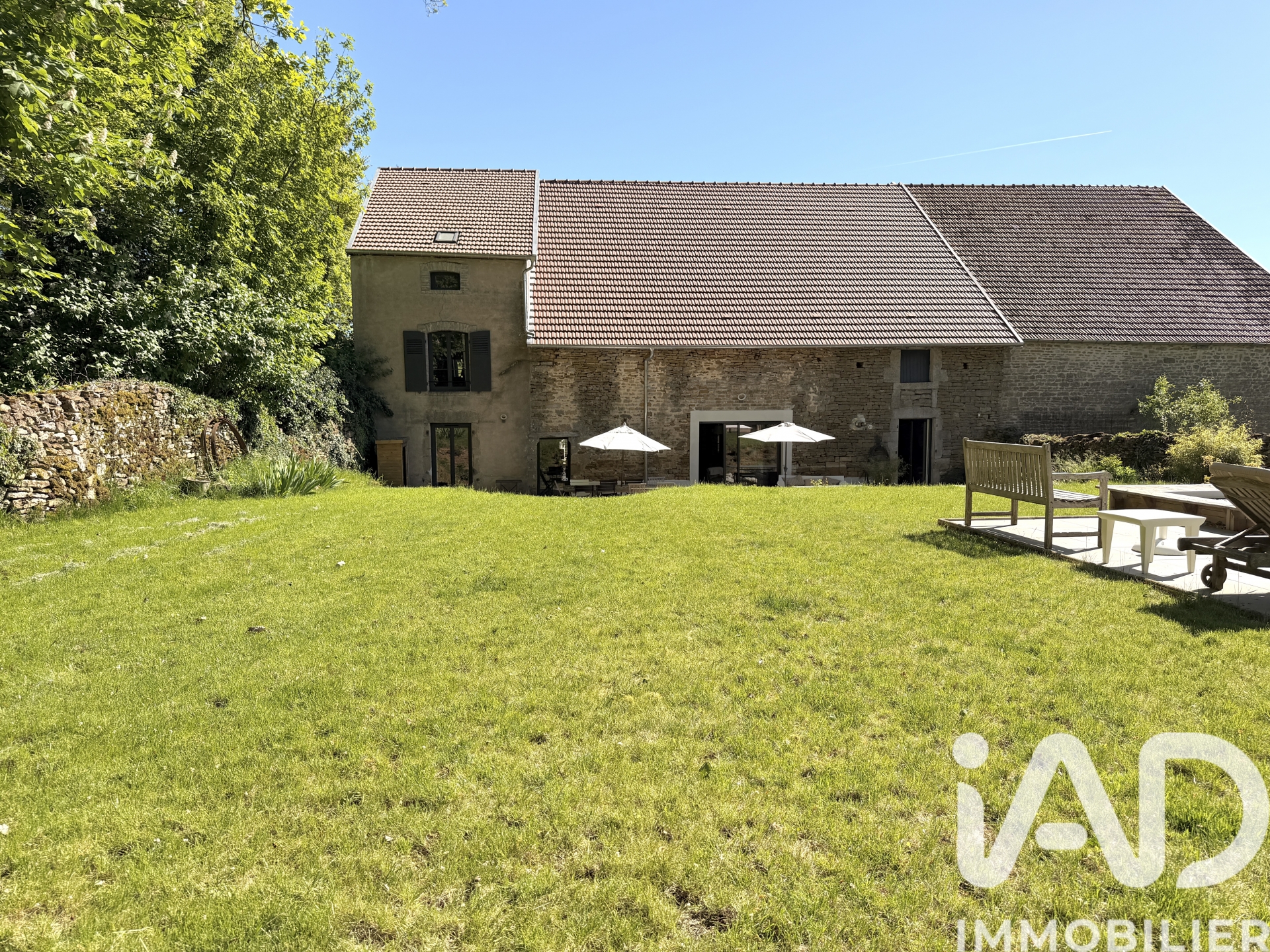 Maison de 251 m² à Saint-Broingt-les-Fosses (52190)