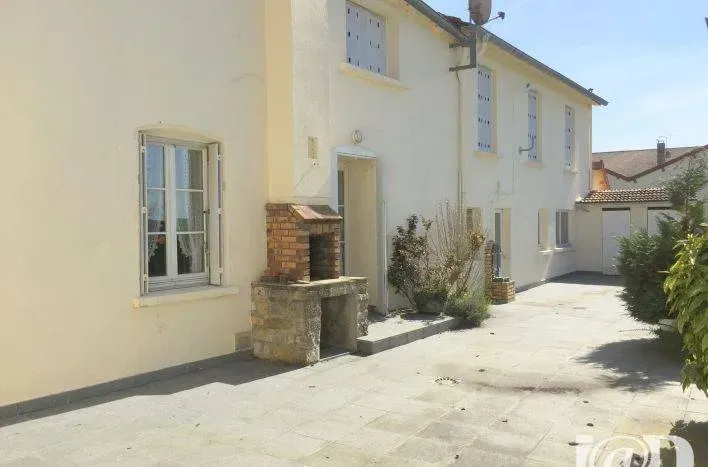 Maison de 500 m² à St Thiebault (52150)