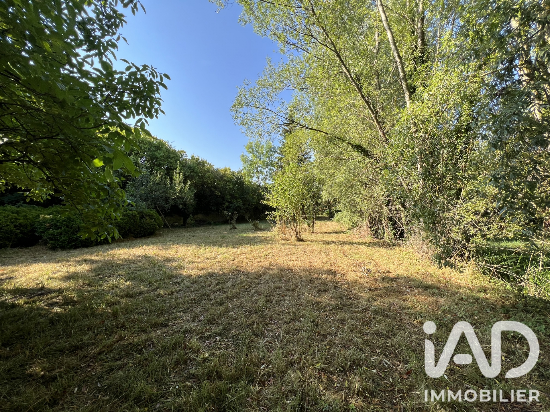 Terrain de 1832 m² à Auberive (52160)