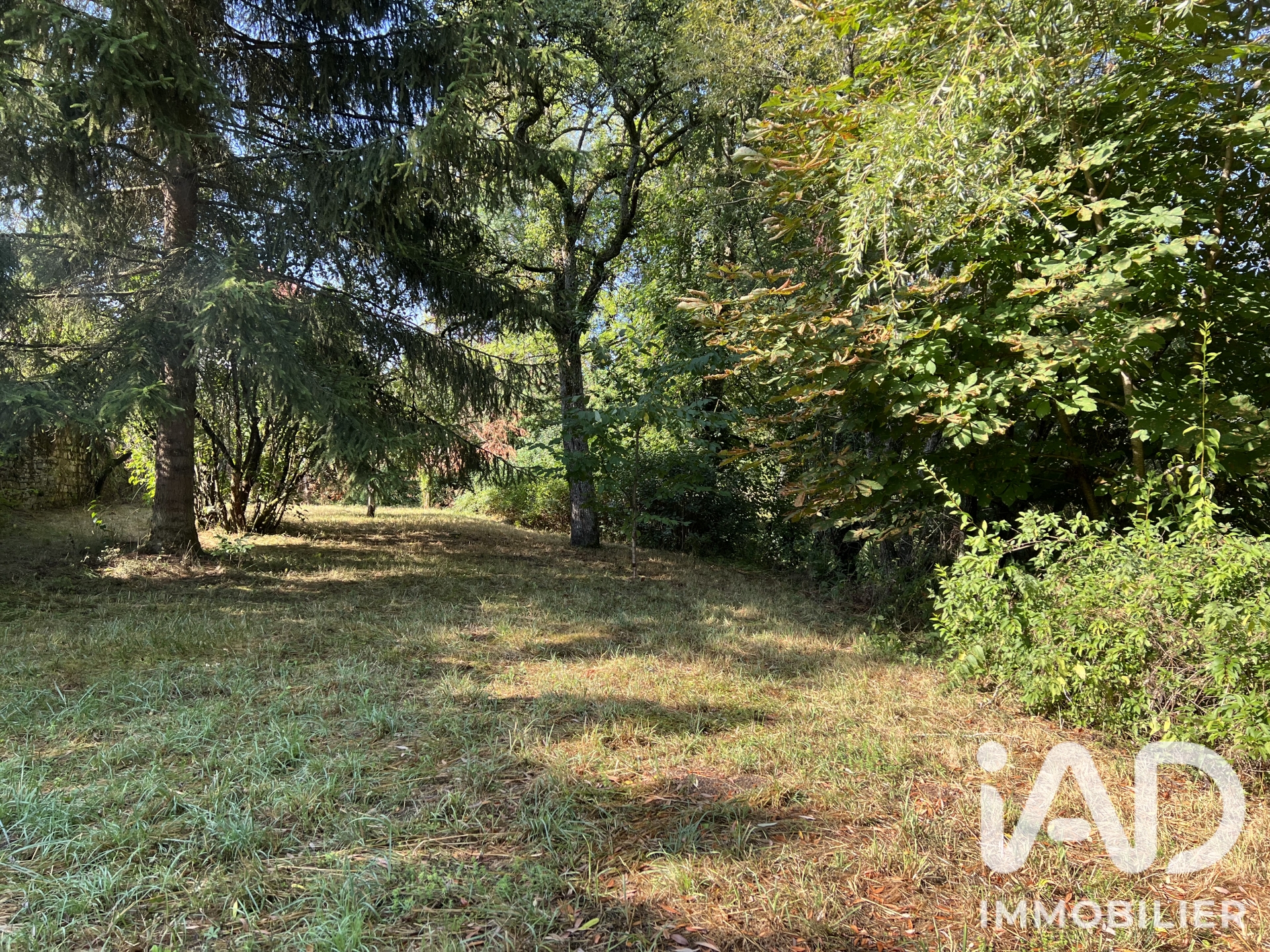 Terrain de 1832 m² à Auberive (52160)