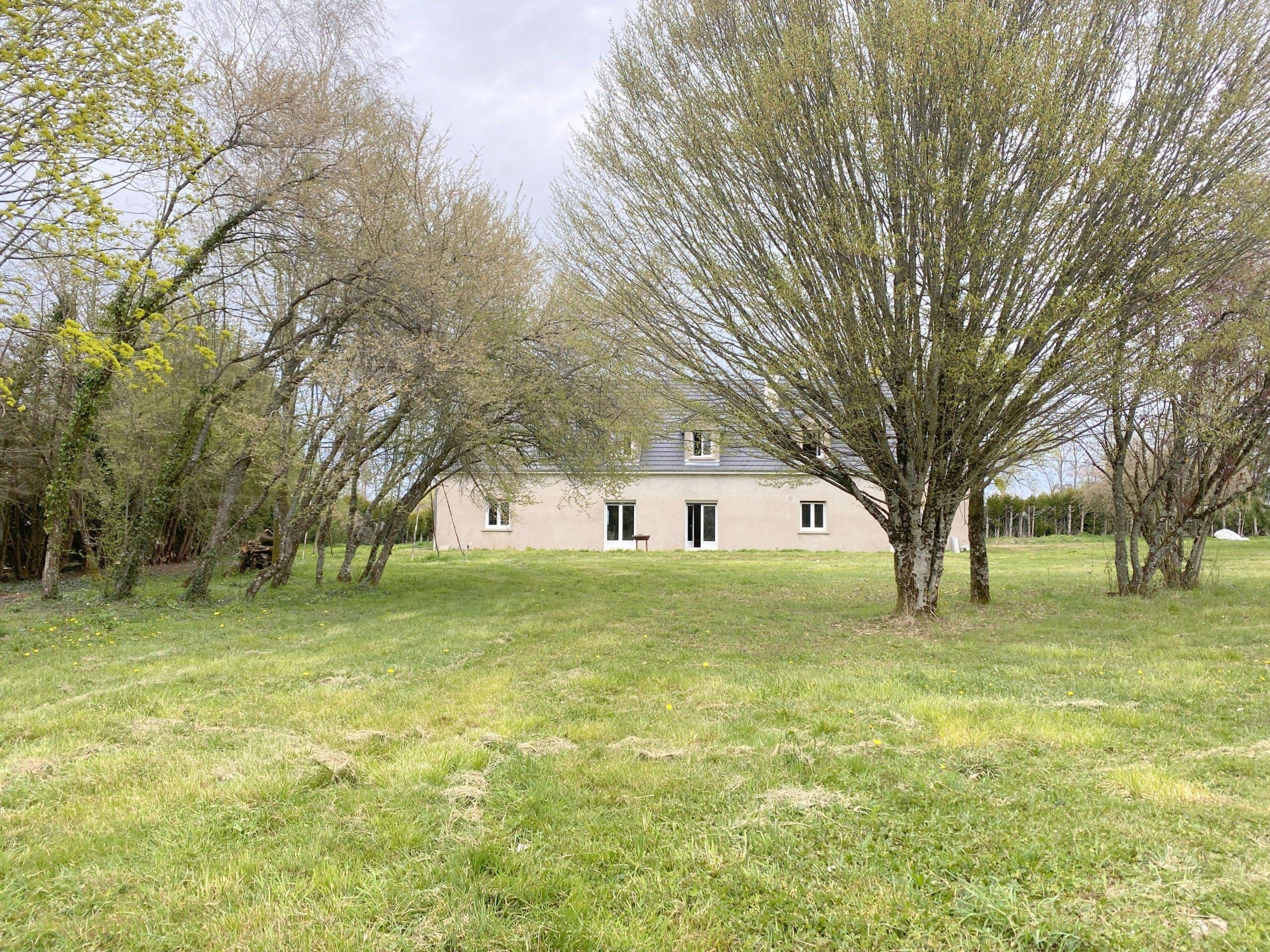 Maison de 400 m² à Marcilly en Bassigny (52360)
