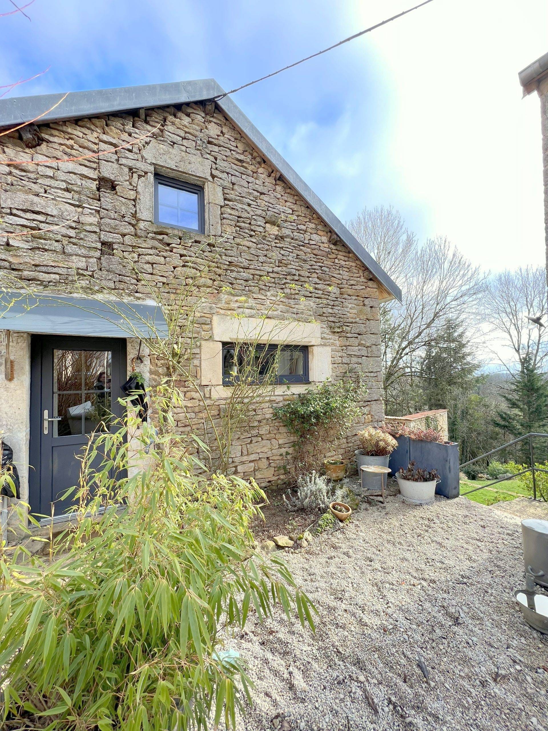 Maison de 126 m² à Saint Broingt Les Fosses (52190)