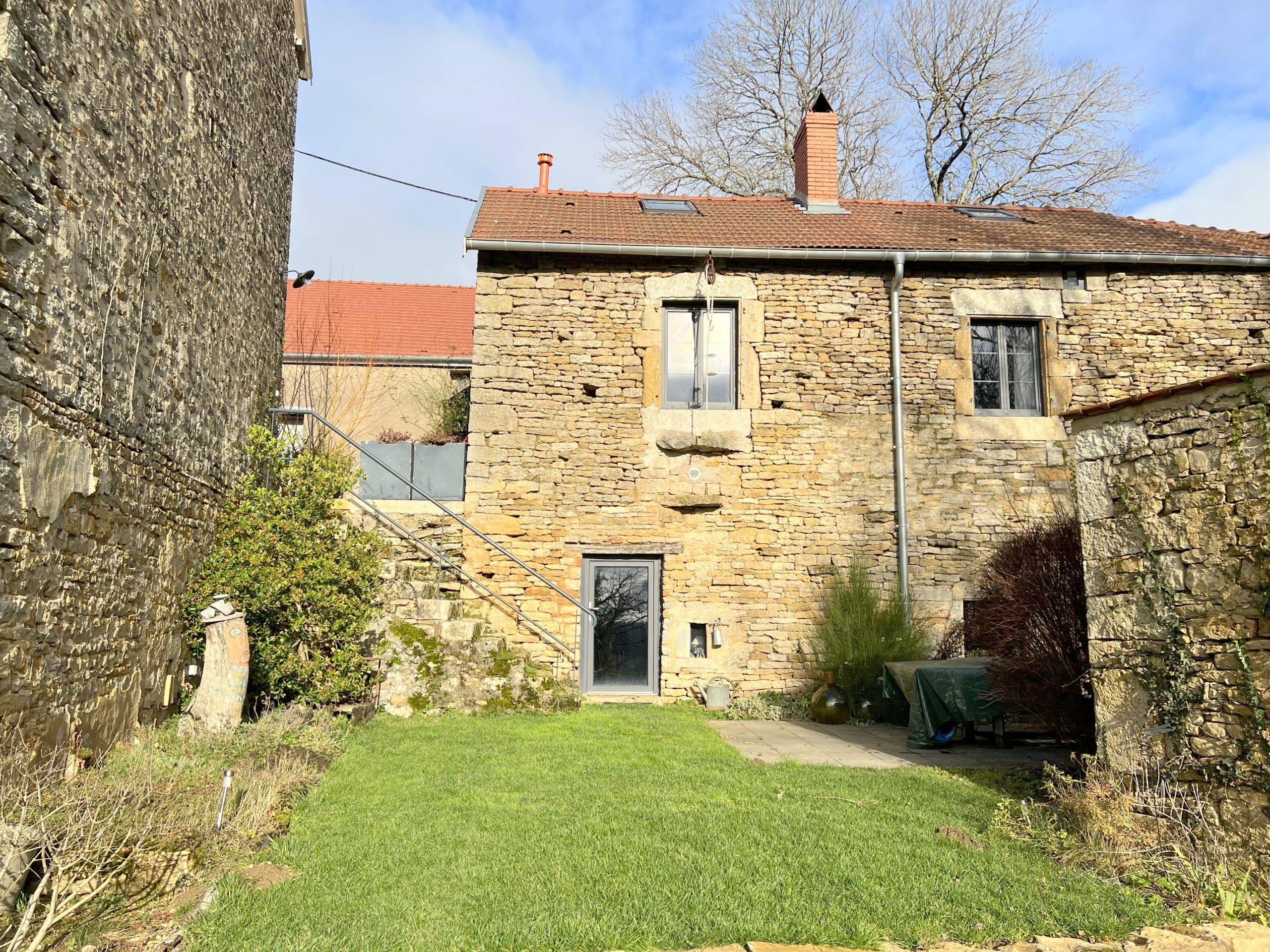 Maison de 126 m² à Saint Broingt Les Fosses (52190)