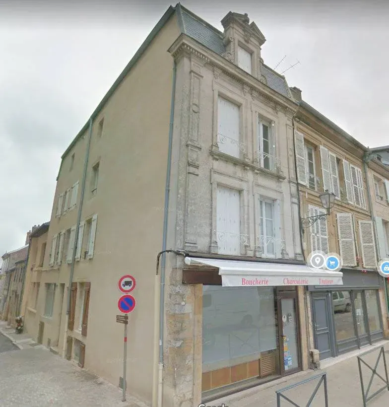 Maison de 360 m² à Langres (52200)