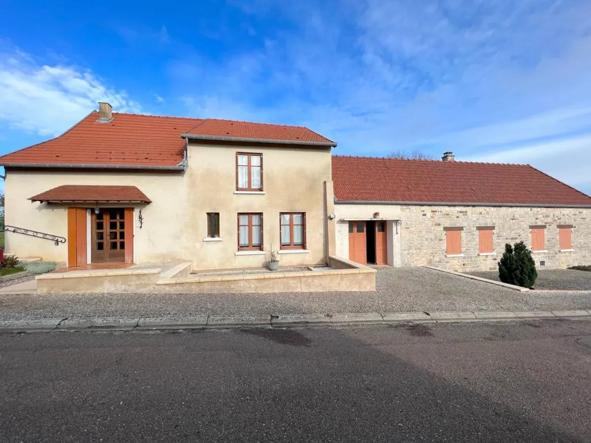 Maison de 130 m² à Perrogney les Fontaines (52160)