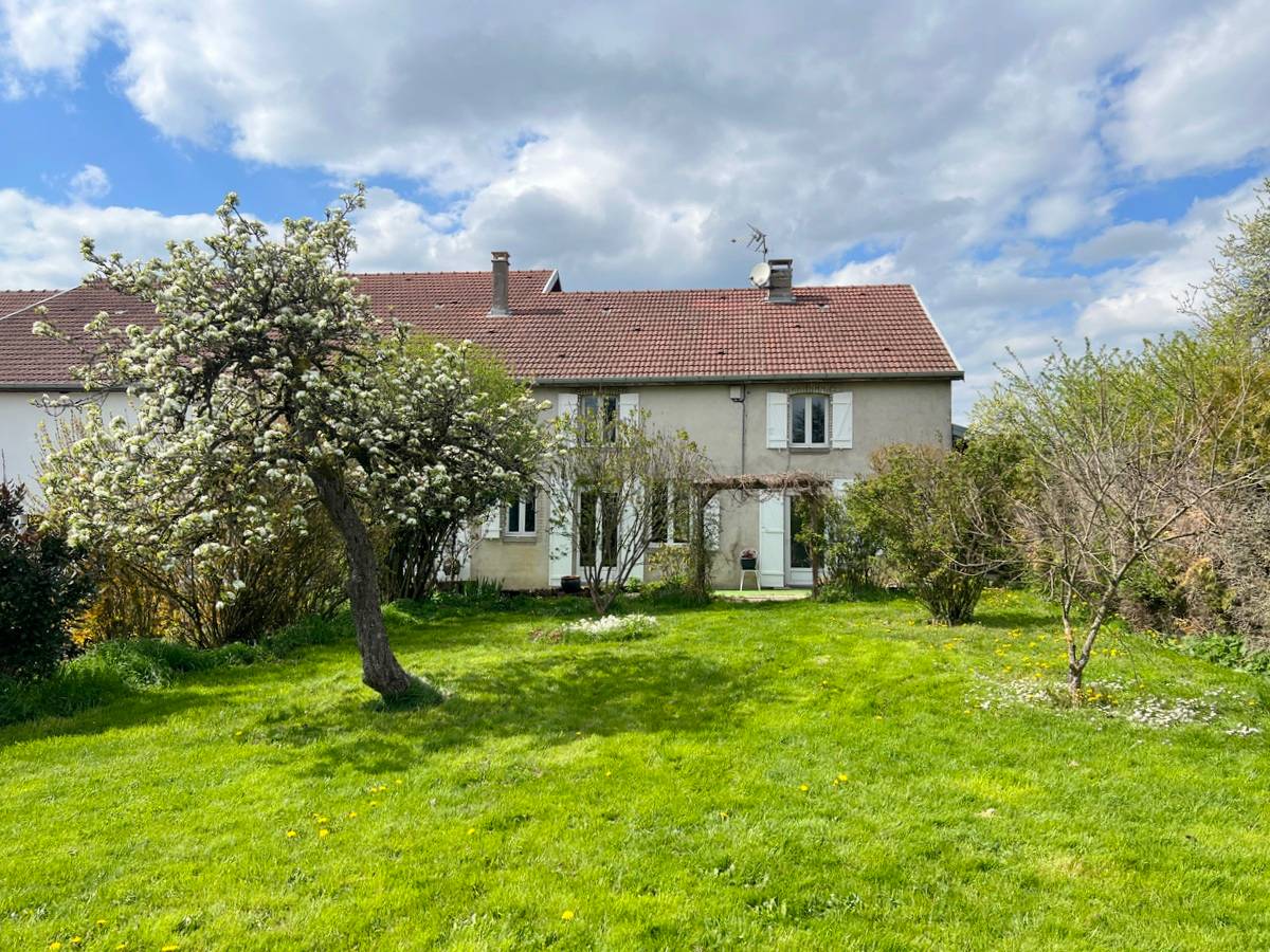 Maison de 185 m² à Hortes (52600)