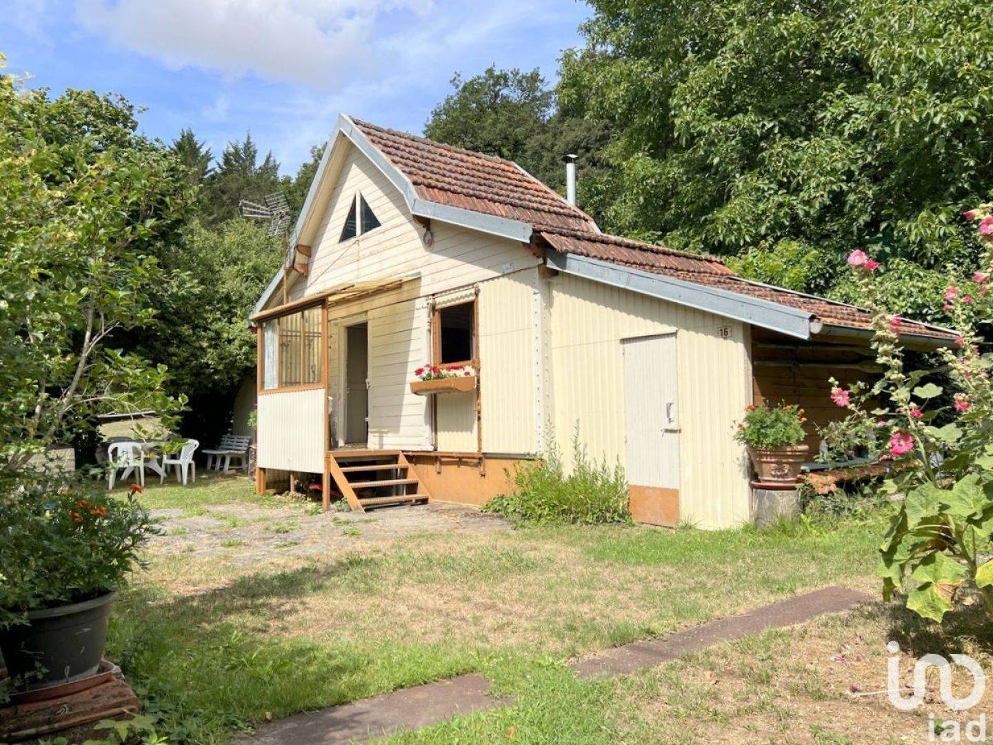 Maison de 20 m² (52200)