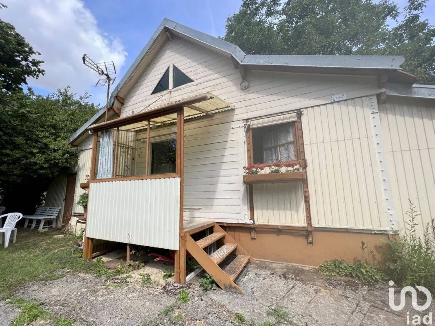 Maison de 20 m² (52200)