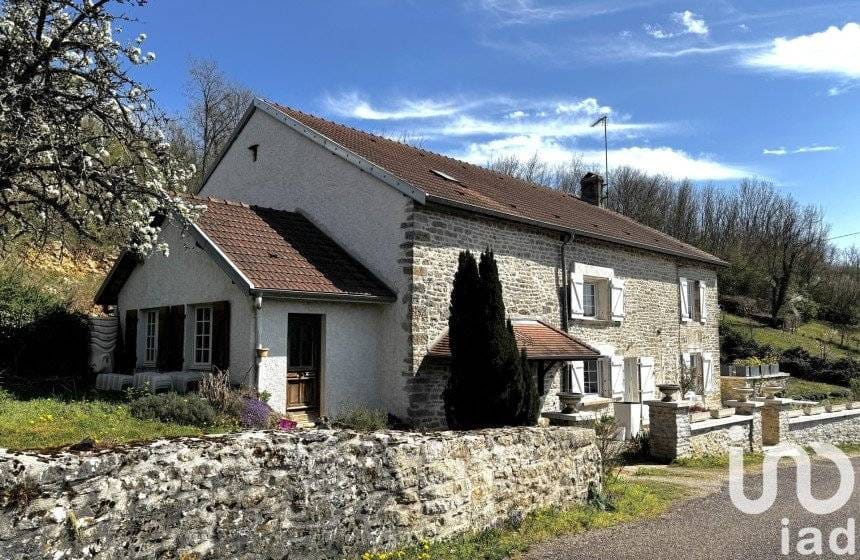 Maison de 160 m² à Perrancey Les Vieux Moulins (52200)