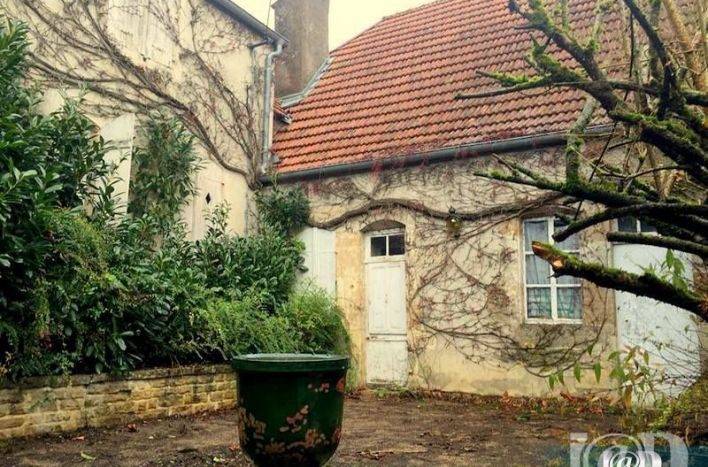 Maison de 150 m² à Esnoms au Val